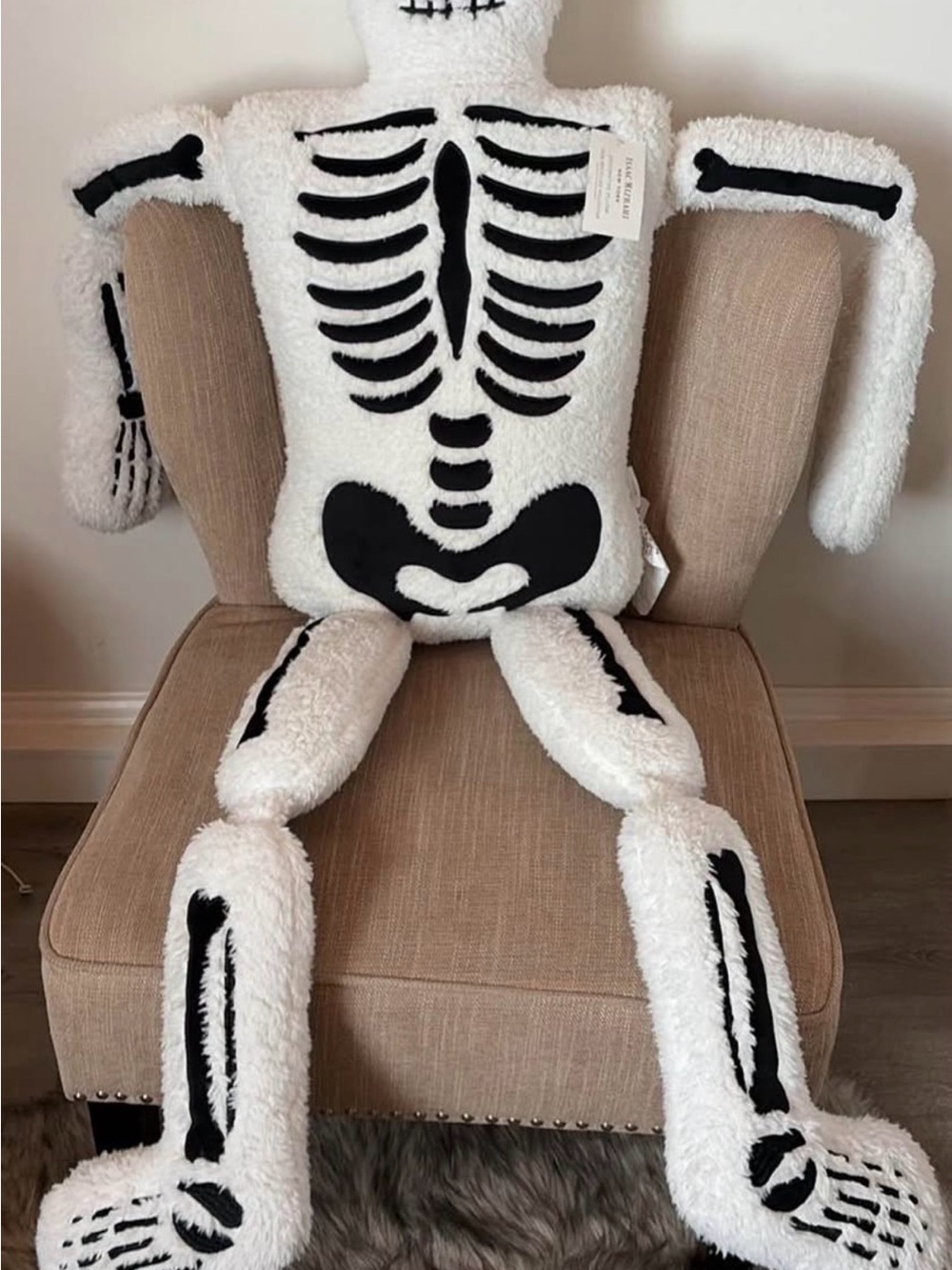 ISAAC MIZRAHI Life Size White Skeleton NWT
